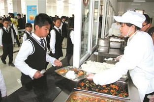 渾南區(qū)機關(guān)餐飲服務(wù)中心 35所學校食堂實現(xiàn)“明廚亮灶”，筑牢校園食品安全防線