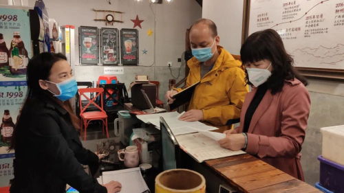 城中區檢查轄區餐飲服務單位疫情防控和復工復產工作